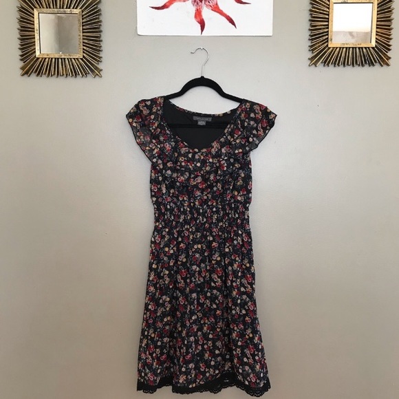 SUZY SHIER ruffled flowered boho dress - Picture 3 of 9